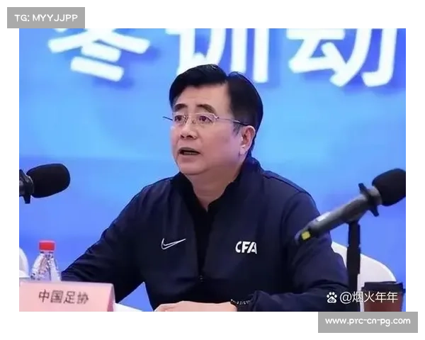 云南山区教师将足球课排主科前，称“孩子跑累了才能坐得住”